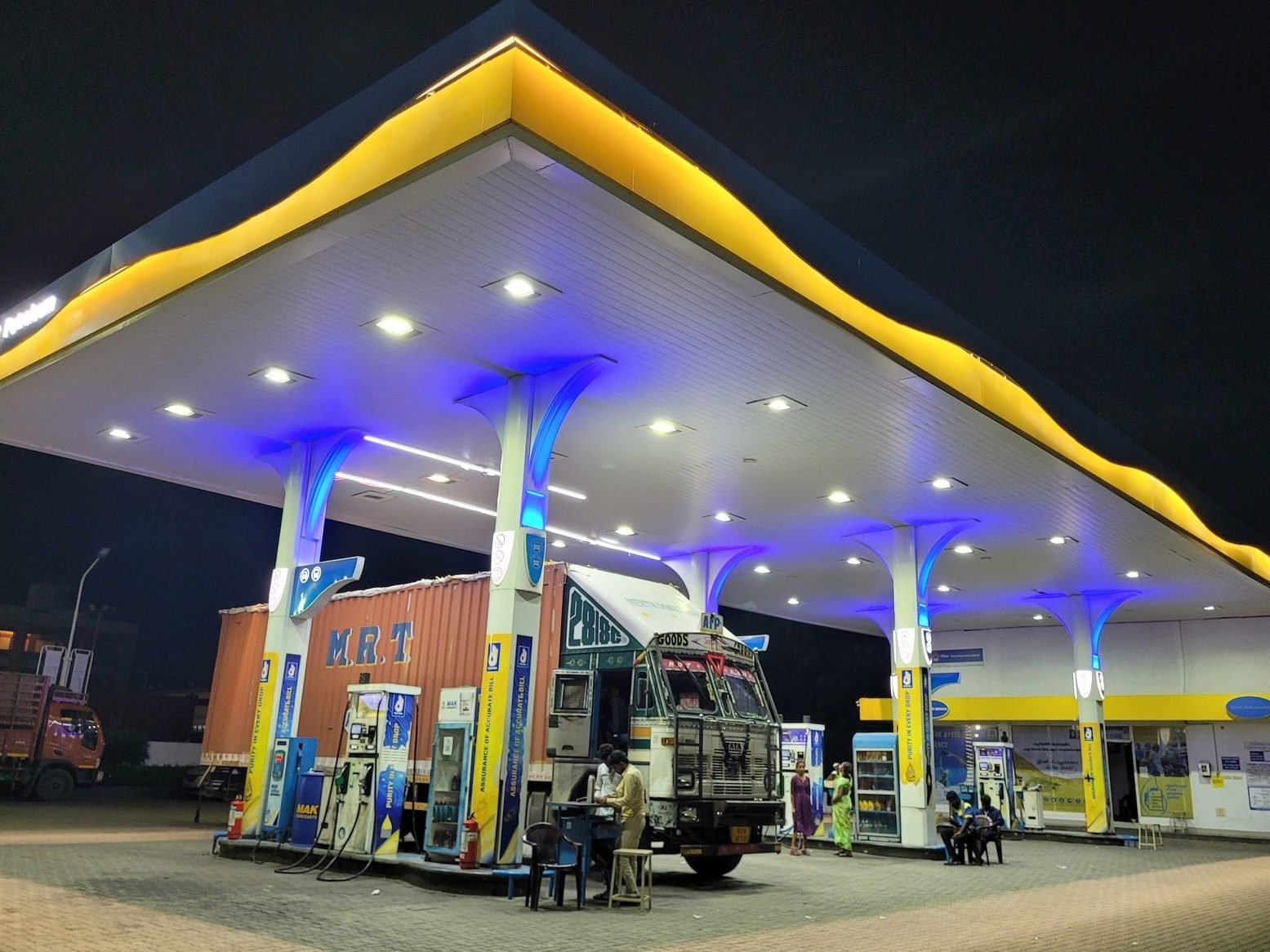 auto fuel service bharat petroleum petrol pump