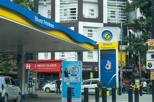 bharat petroleum petrol pump auto fuel services