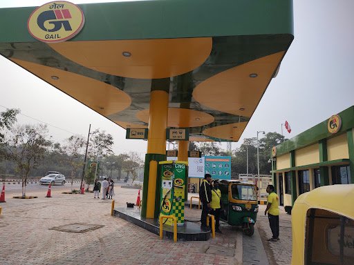 CNG FILLING GAIL POKHARIPUT CNG FILLING GAIL POKHARIPUT