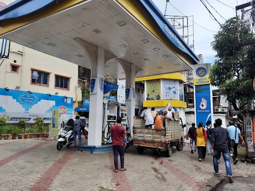 Bharat Petroleum, Petrol Pump -Prova S/Stn
