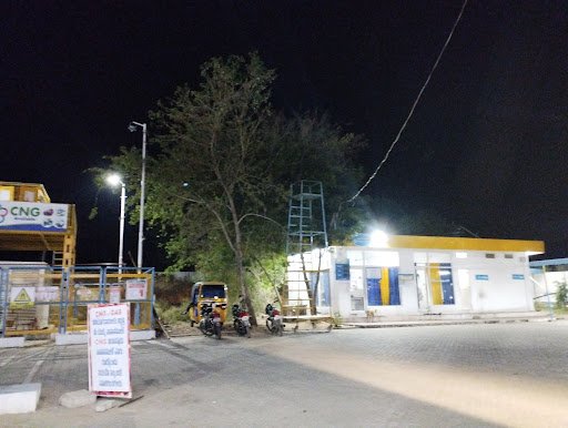 Elvee plaza filling station BPCL and cng
