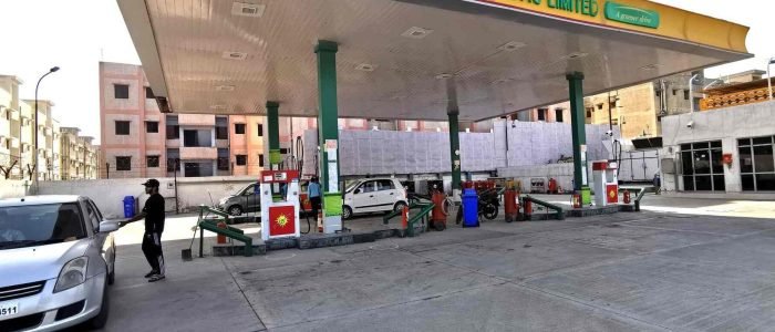 igl cng station metcalfe house