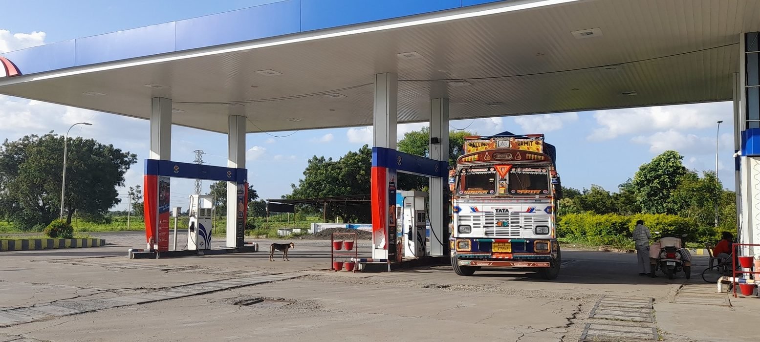 moosapet filling station bharat petrol cng pump
